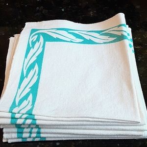 Pretty Vintage Napkin Set
